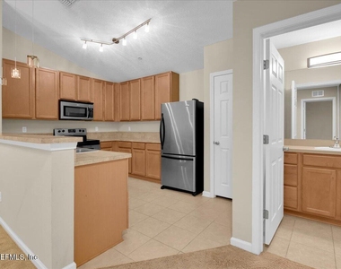 575 Oakleaf Plantation Parkway - Photo Thumbnail 6