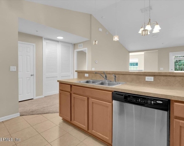575 Oakleaf Plantation Parkway - Photo Thumbnail 5