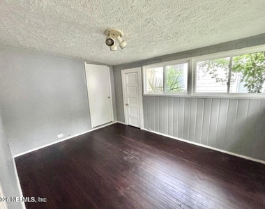 2798 Herschel Street - Photo Thumbnail 13