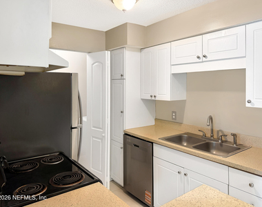 10200 Belle Rive Boulevard - Photo Thumbnail 7