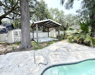 8524 Bitterwood Court - Photo Thumbnail 13