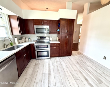 8524 Bitterwood Court - Photo Thumbnail 5