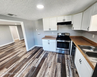 3238 Townsend Boulevard - Photo Thumbnail 6