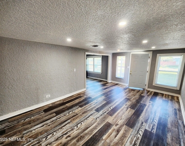 3238 Townsend Boulevard - Photo Thumbnail 2