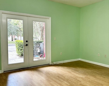 1520 Fieldview Drive - Photo Thumbnail 2