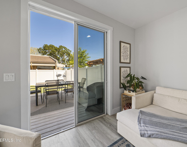 809 7th Avenue S - Photo Thumbnail 9