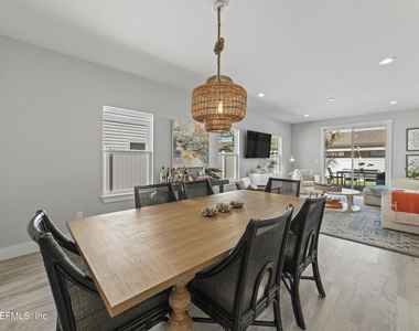 809 7th Avenue S - Photo Thumbnail 6