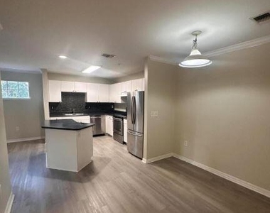 3591 Kernan Boulevard S - Photo Thumbnail 3