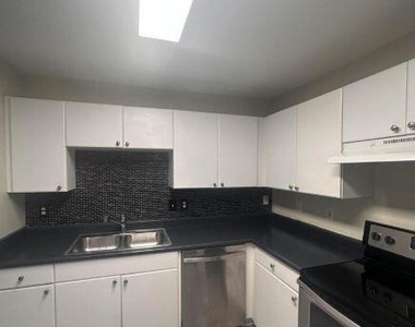3591 Kernan Boulevard S - Photo Thumbnail 10
