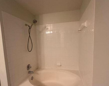 3591 Kernan Boulevard S - Photo Thumbnail 15