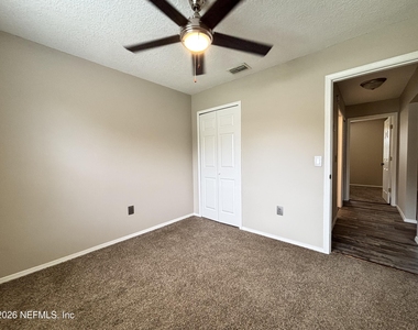 1270 Tahoe Court - Photo Thumbnail 24