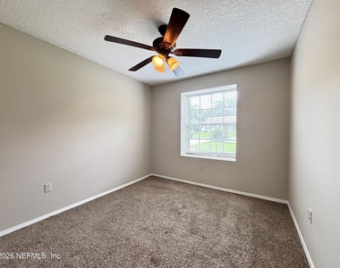 1270 Tahoe Court - Photo Thumbnail 21