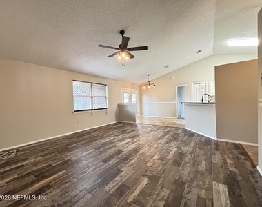 1270 Tahoe Court - Photo Thumbnail 15