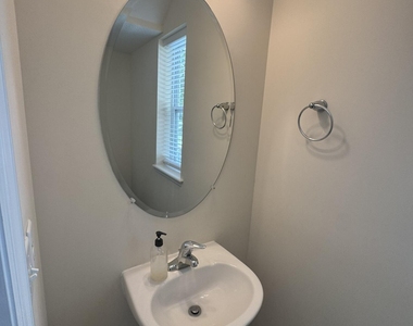 186 Lone Eagle Way - Photo Thumbnail 8