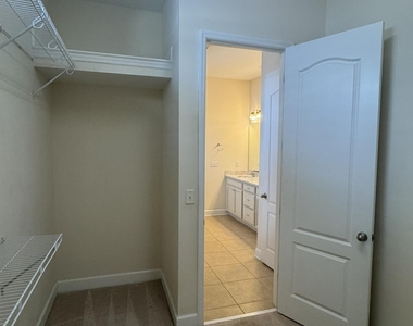186 Lone Eagle Way - Photo Thumbnail 33