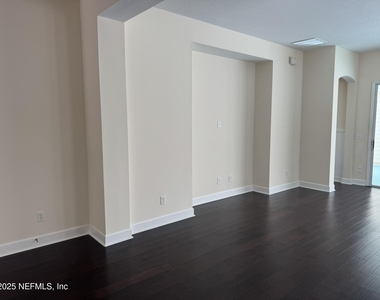 186 Lone Eagle Way - Photo Thumbnail 18