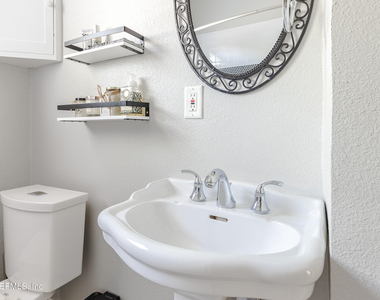 2944 Olga Place - Photo Thumbnail 37