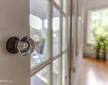 2944 Olga Place - Photo Thumbnail 8