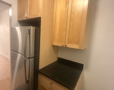 152 East 84th Street - Photo Thumbnail 2