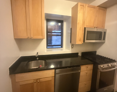 152 East 84th Street - Photo Thumbnail 1