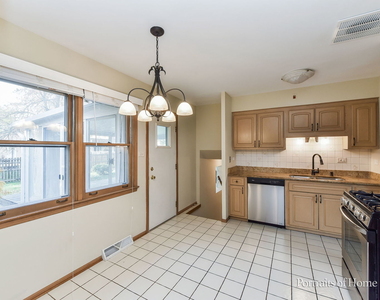 8s122 Washington Street - Photo Thumbnail 8
