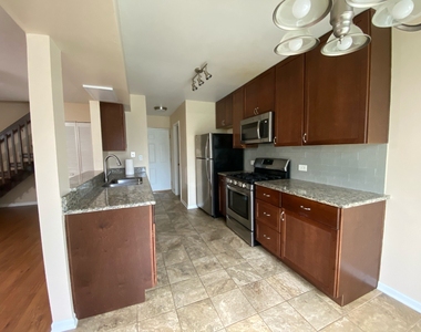 333 Regatta Point - Photo Thumbnail 4