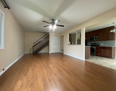 333 Regatta Point - Photo Thumbnail 1