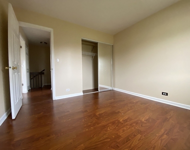 333 Regatta Point - Photo Thumbnail 10