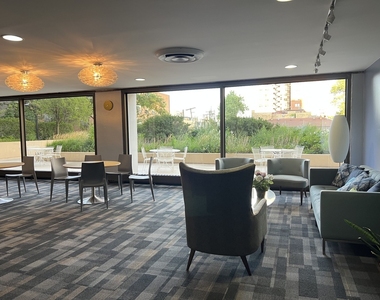 4343 N Clarendon Avenue - Photo Thumbnail 9