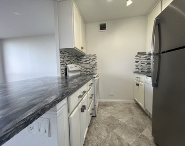 4343 N Clarendon Avenue - Photo Thumbnail 24
