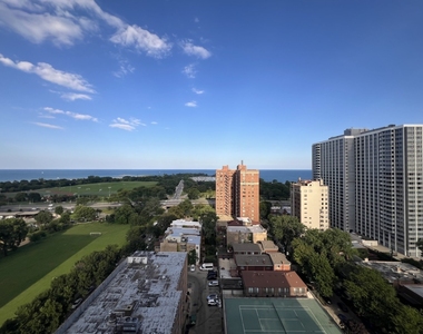 4343 N Clarendon Avenue - Photo Thumbnail 12