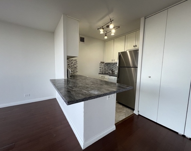 4343 N Clarendon Avenue - Photo Thumbnail 25