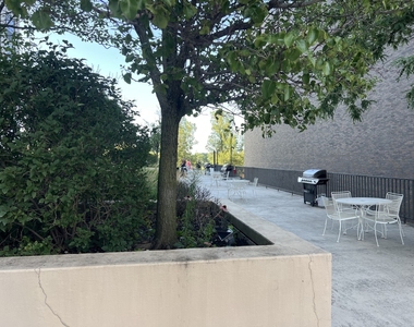 4343 N Clarendon Avenue - Photo Thumbnail 7