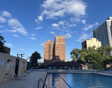 4343 N Clarendon Avenue - Photo Thumbnail 8