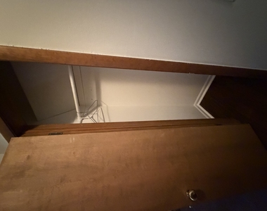 325 W Wisconsin Street - Photo Thumbnail 16