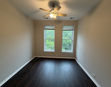 325 W Wisconsin Street - Photo Thumbnail 6