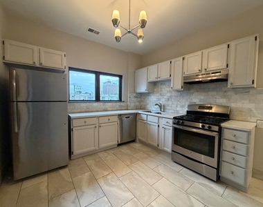 325 W Wisconsin Street - Photo Thumbnail 13
