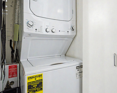 330 W Grand Avenue - Photo Thumbnail 11
