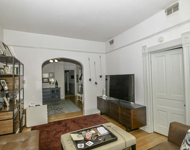 3222 N Racine Avenue - Photo Thumbnail 7