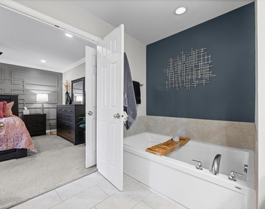 300 Lionel Drive - Photo Thumbnail 16