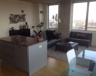 659 W Randolph Street - Photo Thumbnail 2