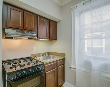 4706 N Beacon Street - Photo Thumbnail 3