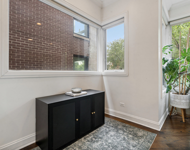 1131 W Addison Street - Photo Thumbnail 3