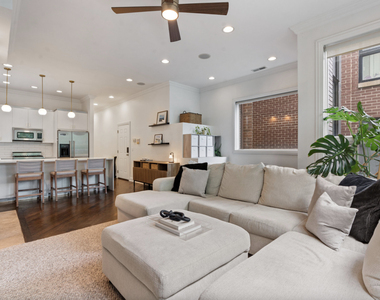 1131 W Addison Street - Photo Thumbnail 2