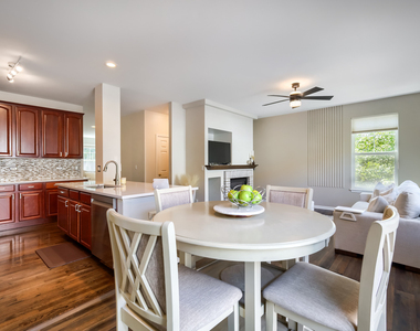 5630 Cambridge Way - Photo Thumbnail 10