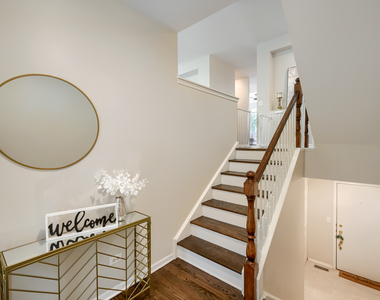 5630 Cambridge Way - Photo Thumbnail 3