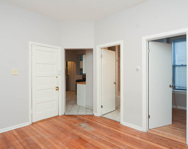 2202 W Belmont Avenue - Photo Thumbnail 8