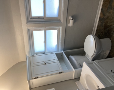 5425 Webster Street - Photo Thumbnail 10