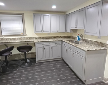 2306 N Mason Avenue - Photo Thumbnail 2