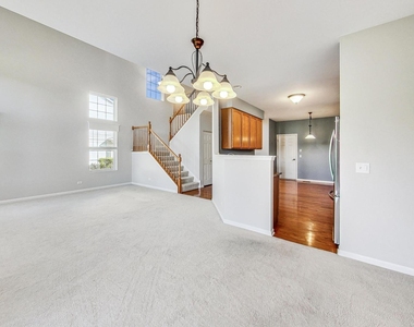 3211 S Ronan Drive - Photo Thumbnail 6